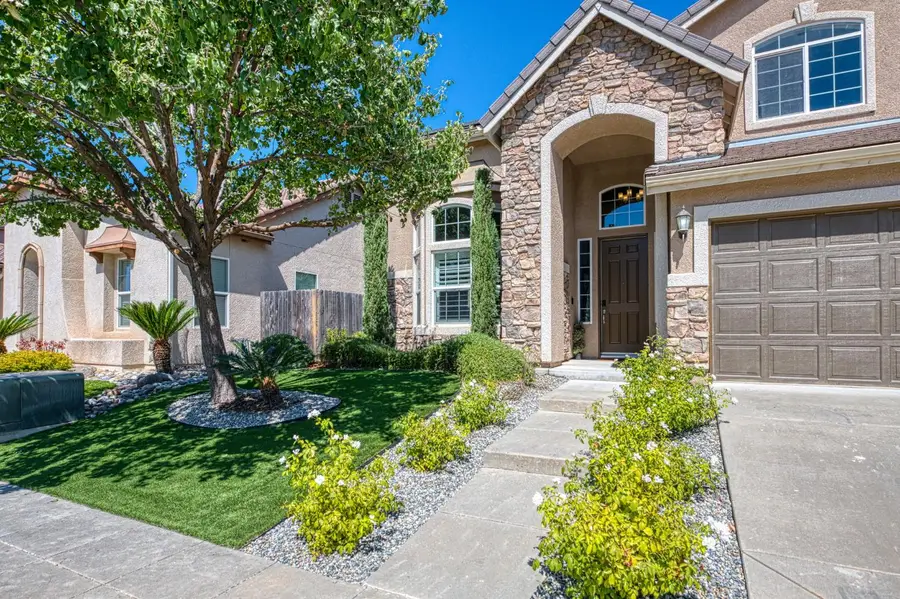 2272 E Prestwick Avenue, Fresno, CA 93730 - #3