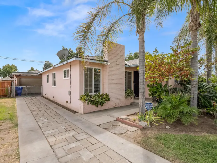 2014 E Simpson Avenue E, Fresno, CA 93703 - #2