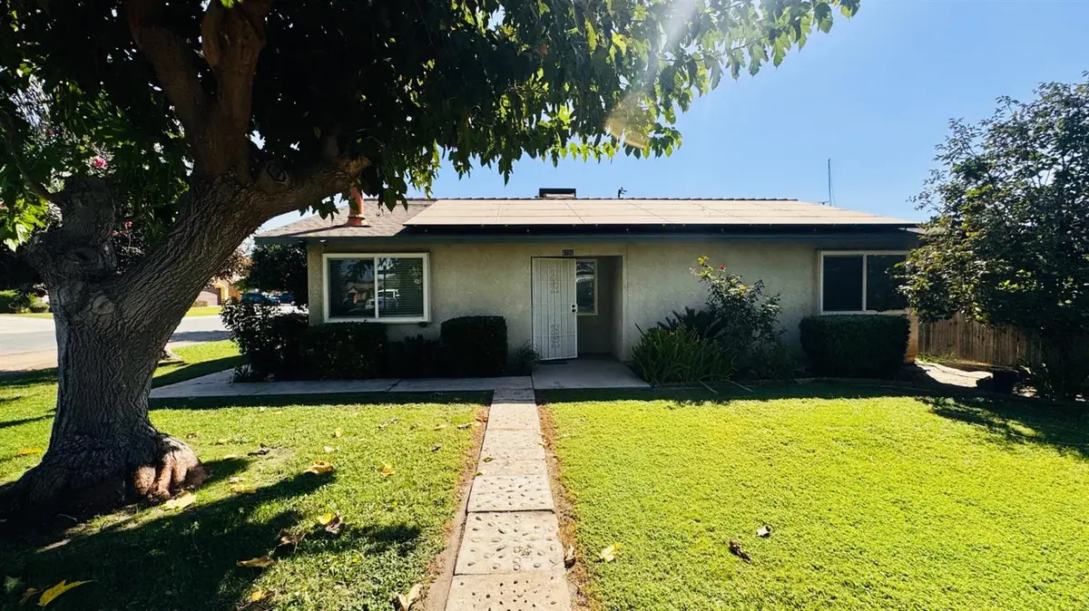 8700 Greenfield Park, Bakersfield, CA 93307 - #1