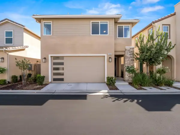 1950 Kelly Lane, Clovis, CA 93611