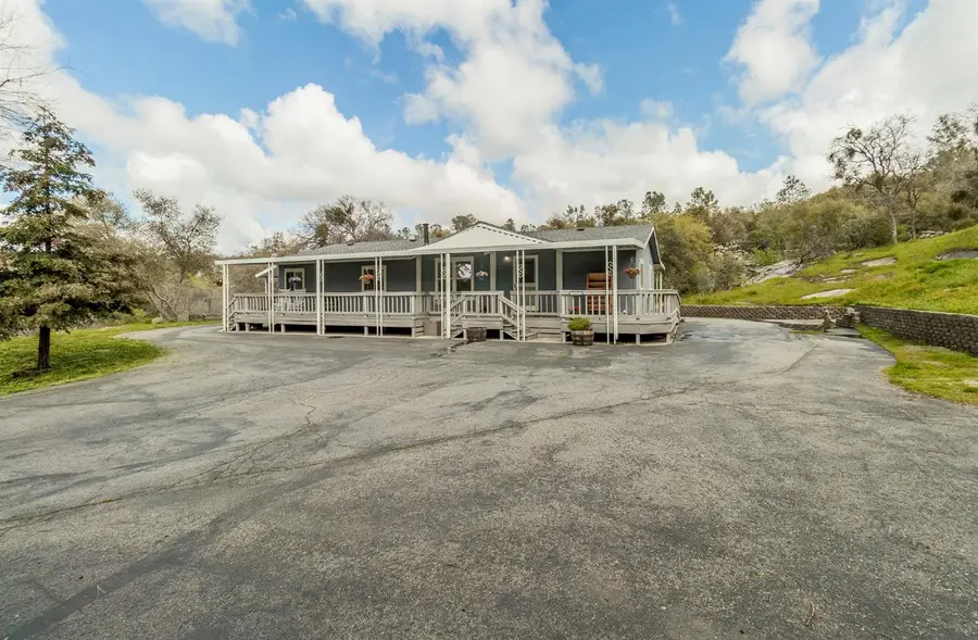 30695 Country Oak Lane, Prather, CA 93651 - #2