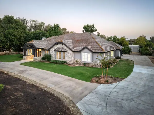 10673 E Bullard Avenue, Clovis, CA 93619