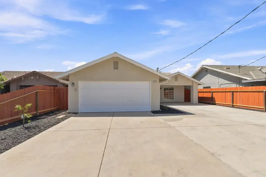 3079 Orchid Avenue, Sanger, CA 93657 - #2