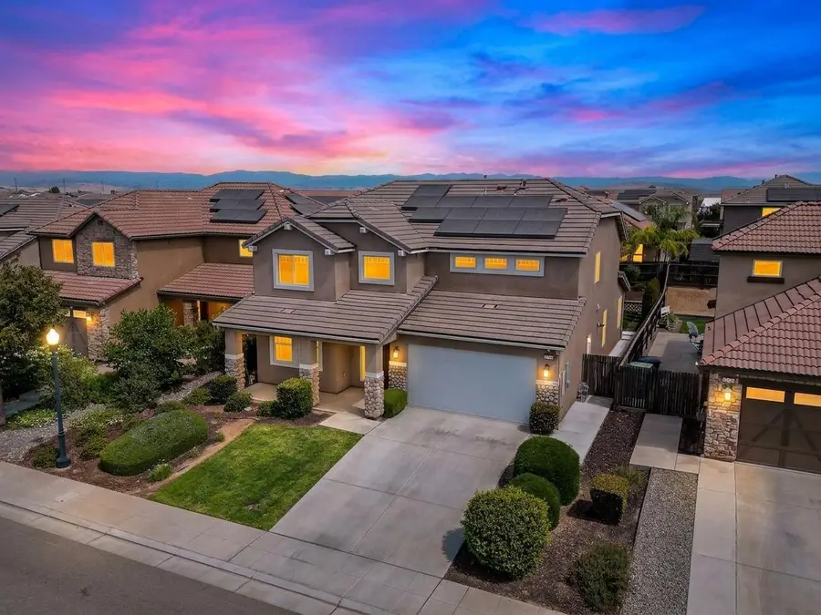 563 Mesa Drive S, Madera, CA 93636 - #2
