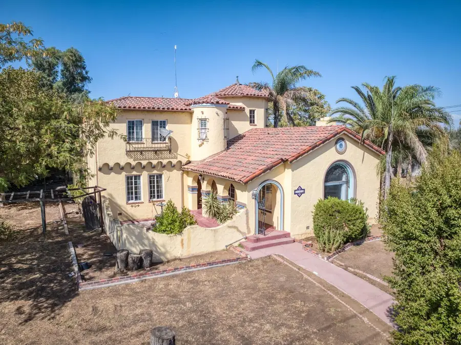 4905 E Jensen Avenue, Fresno, CA 93725 - #2