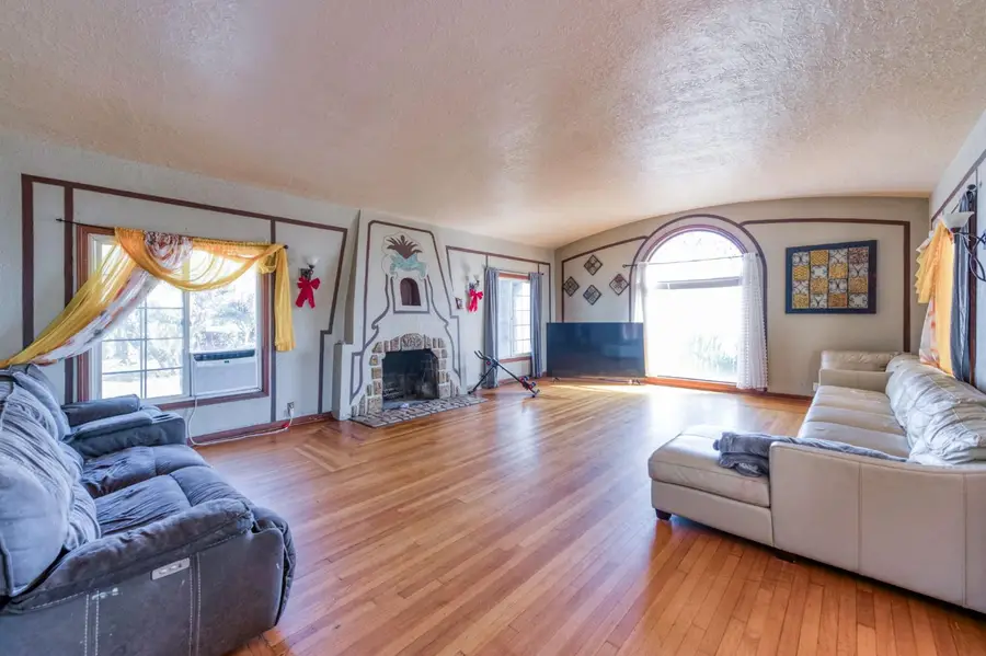 4905 E Jensen Avenue, Fresno, CA 93725 - #3