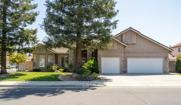 563 W Omaha Avenue, Clovis, CA 93619