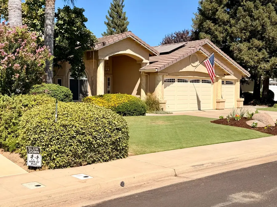 2555 Bellaire Way, Clovis, CA 93611 - #2