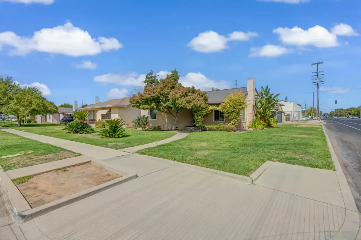 504 W Vassar Avenue, Fresno, CA 93705 - #1
