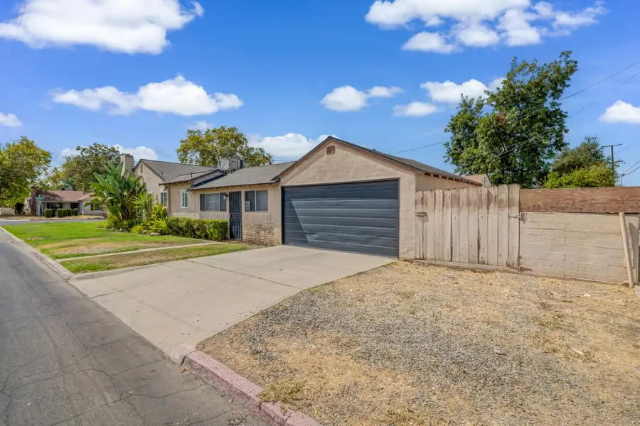 504 W Vassar Avenue, Fresno, CA 93705 - #3