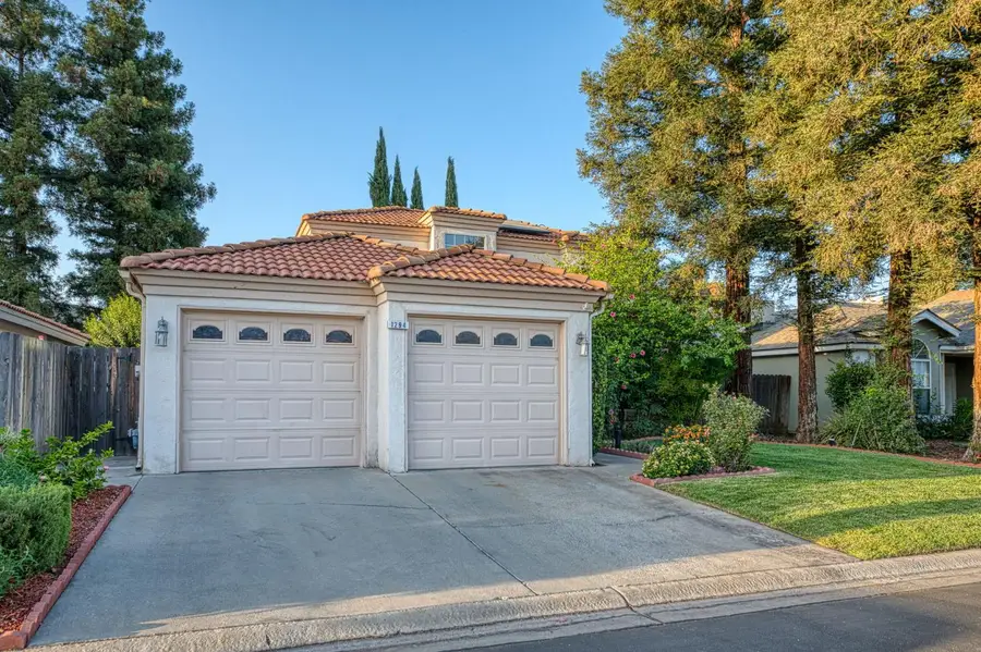 1294 E Loma Linda Avenue, Fresno, CA 93720 - #3