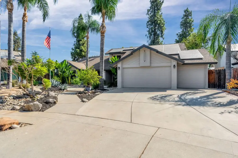 7556 N 6th Street, Fresno, CA 93720 - #2