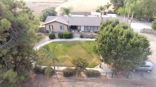 10853 Porter Avenue, Dinuba, CA 93618
