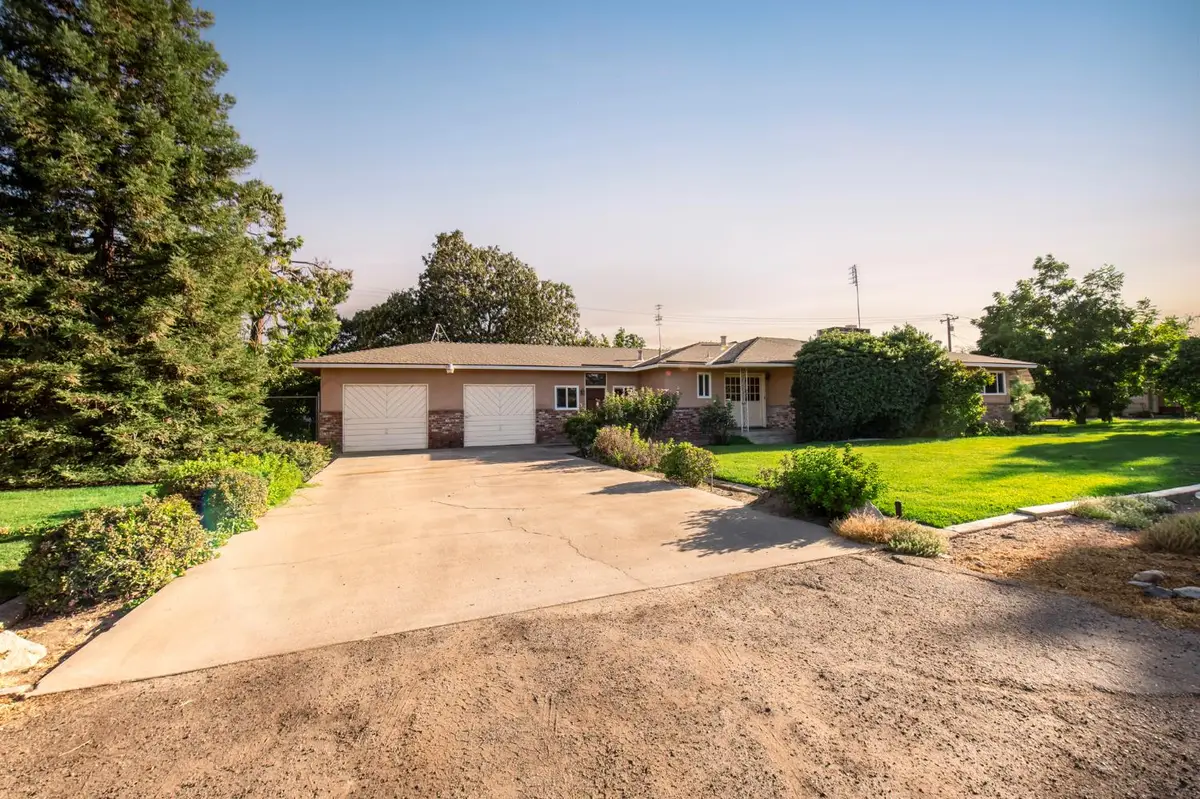 5494 E Dakota Avenue, Fresno, CA 93727 - #1