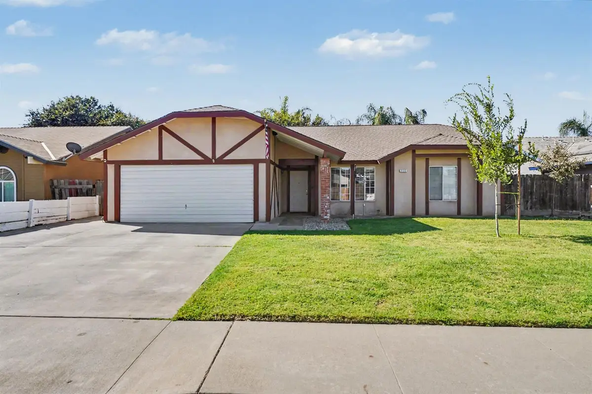 2123 Magnolia Avenue, Sanger, CA 93657 - #1