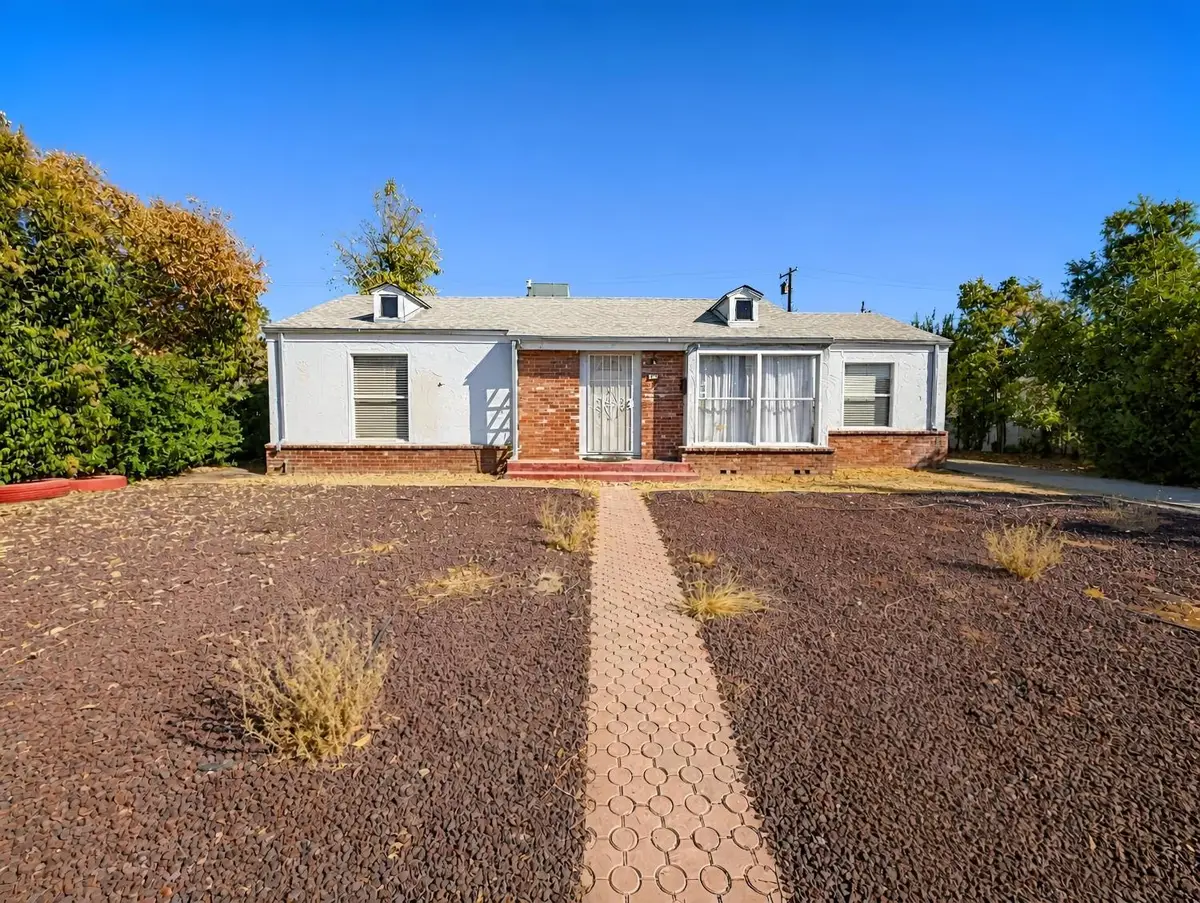 33 E Sussex Way, Fresno, CA 93704 - #1