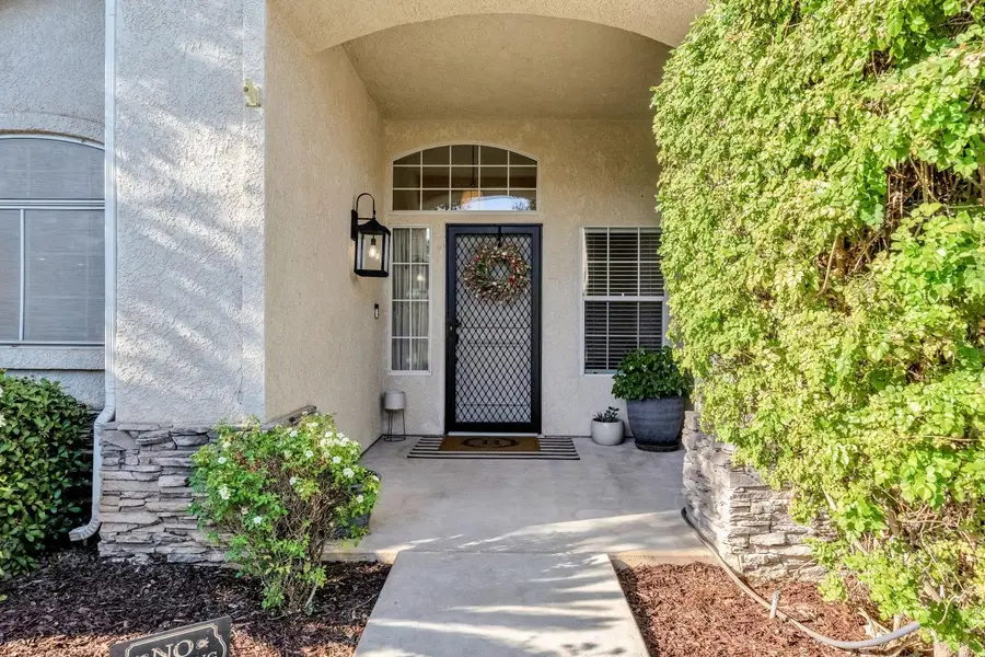 2354 E Muncie Avenue, Fresno, CA 93720 - #2