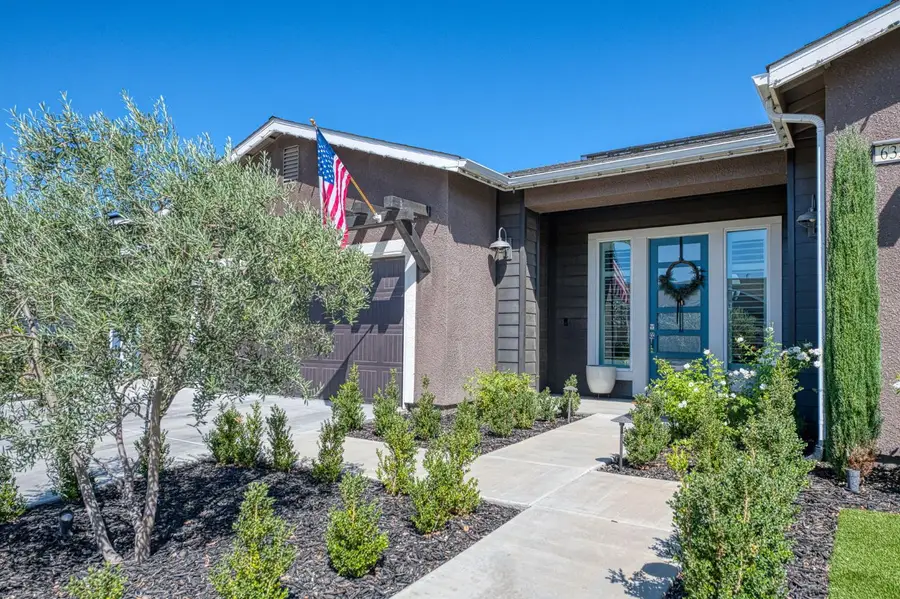 6334 E Garland Avenue, Fresno, CA 93727 - #2