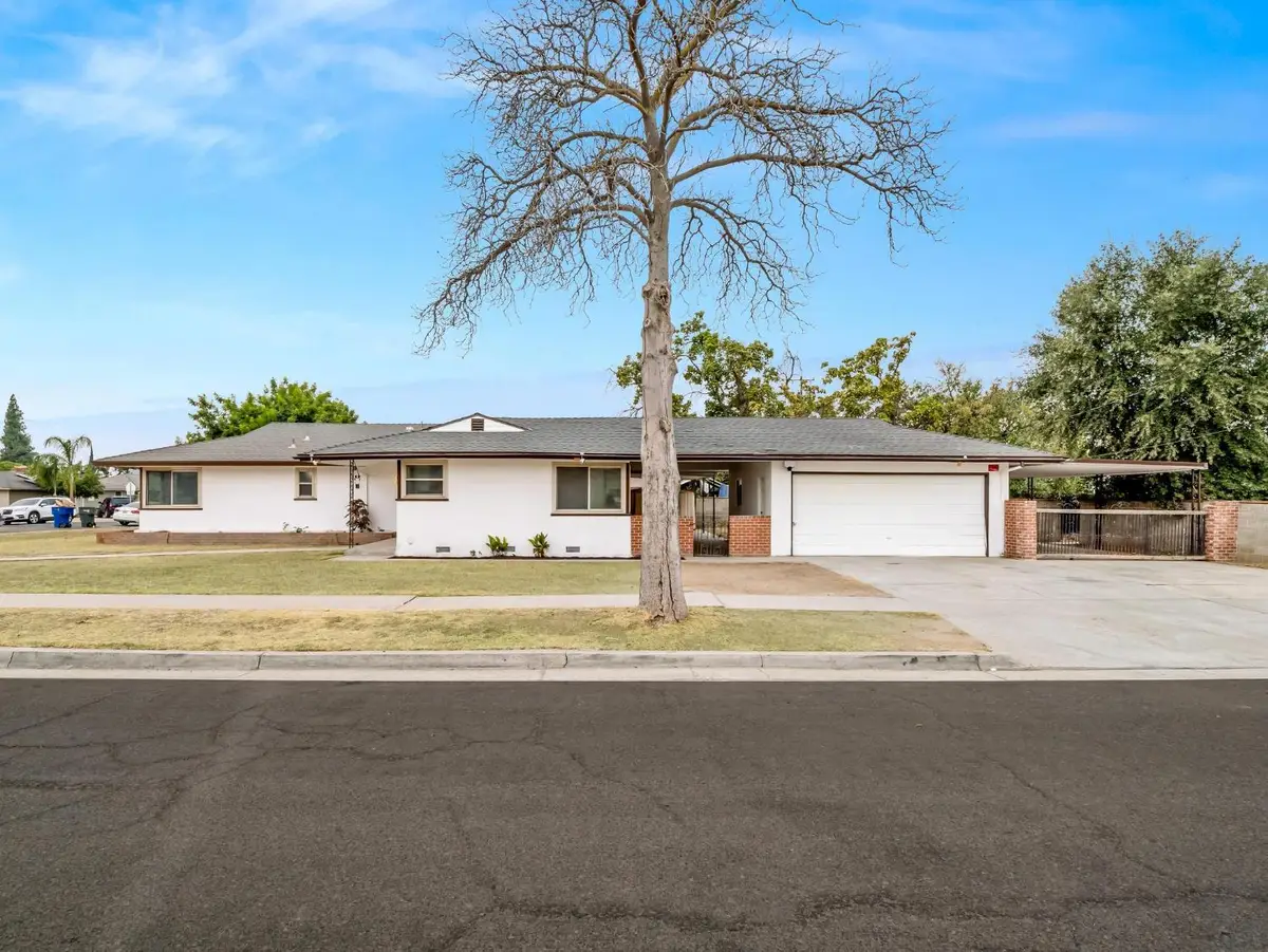 1106 W Weldon Avenue, Fresno, CA 93705 - #1