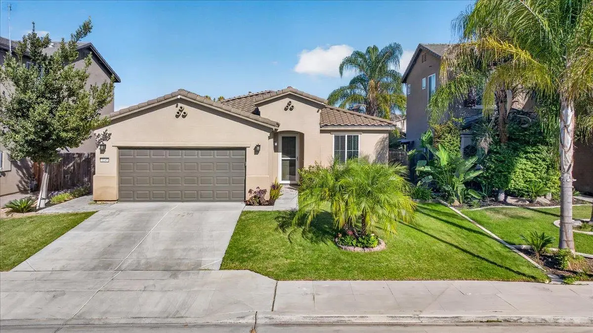 1140 S Carriage, Fresno, CA 93727 - #1