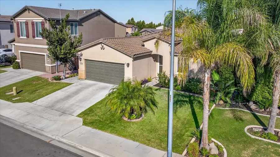 1140 S Carriage, Fresno, CA 93727 - #2