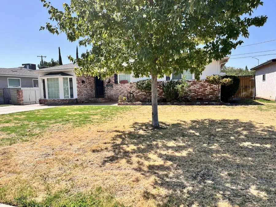 144 N Pollasky Avenue, Clovis, CA 93612 - #3