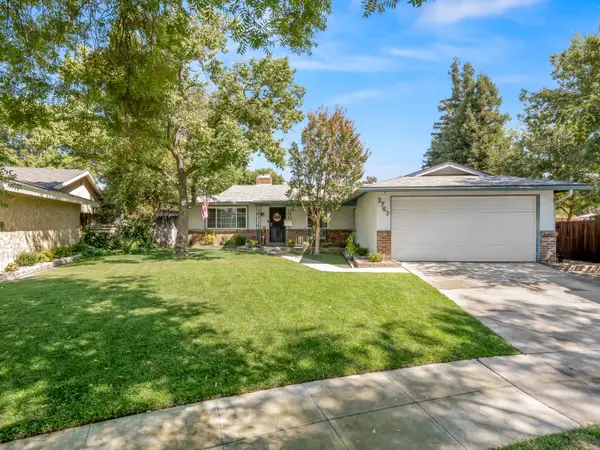 3763 E Robinson Avenue, Fresno, CA 93726