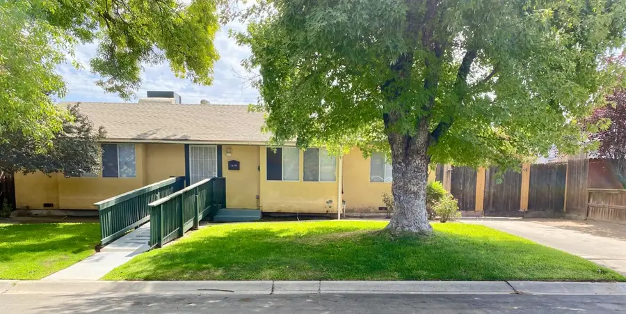 138 E Bellaire Way, Fresno, CA 93704 - #2
