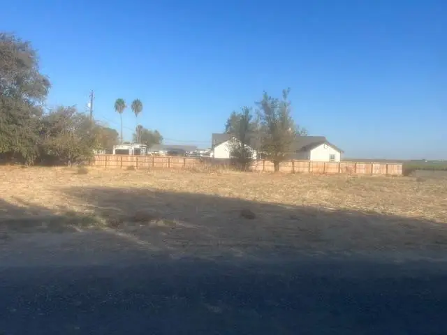 147 N Street, Firebaugh, CA 93622 - #2