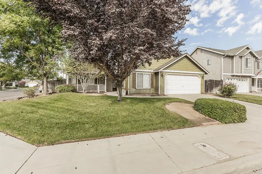 6181 N Gilroy, Fresno, CA 93722 - #2