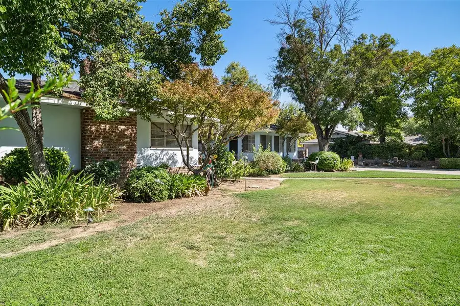 1236 W Scott Avenue, Fresno, CA 93711 - #3
