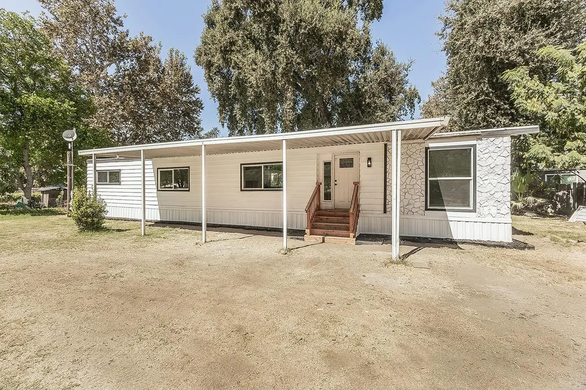 17604 E Kings Canyon Road, Sanger, CA 93657 - #1