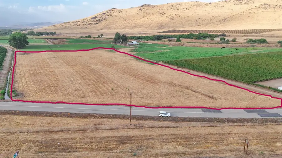 19196 King Canyan Road E, Sanger, CA 93657 - #2