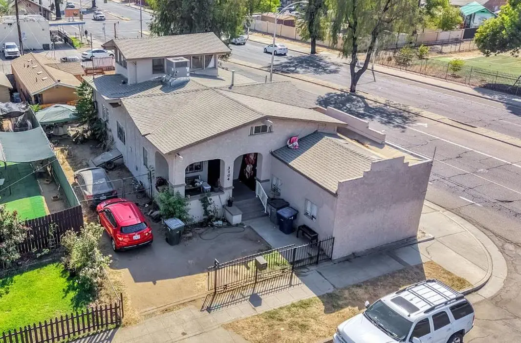326 N 1st Street, Fresno, CA 93702 - #1