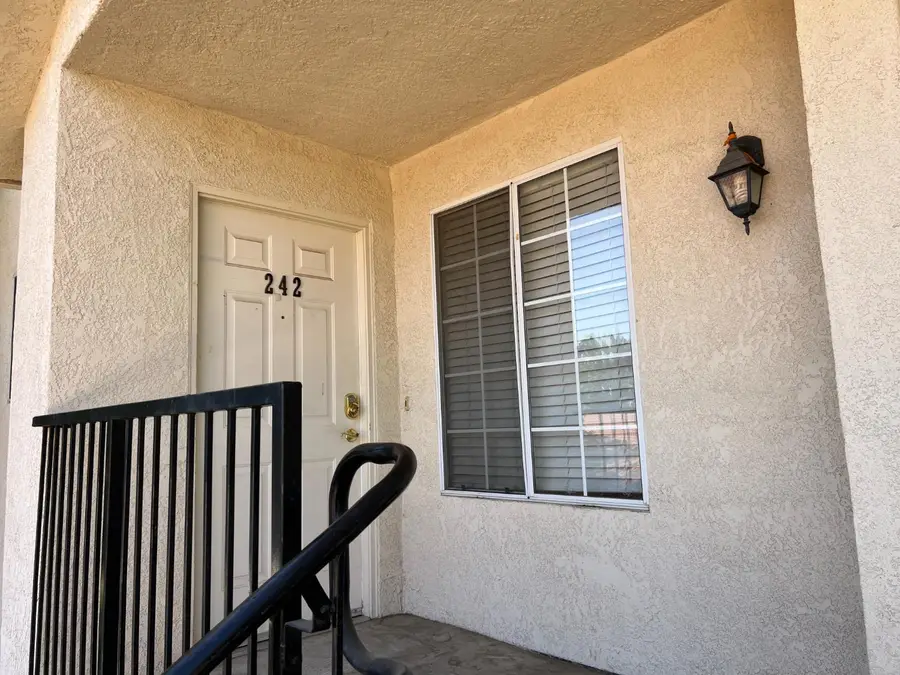 1542 E Alluvial Avenue #242, Fresno, CA 93720 - #2