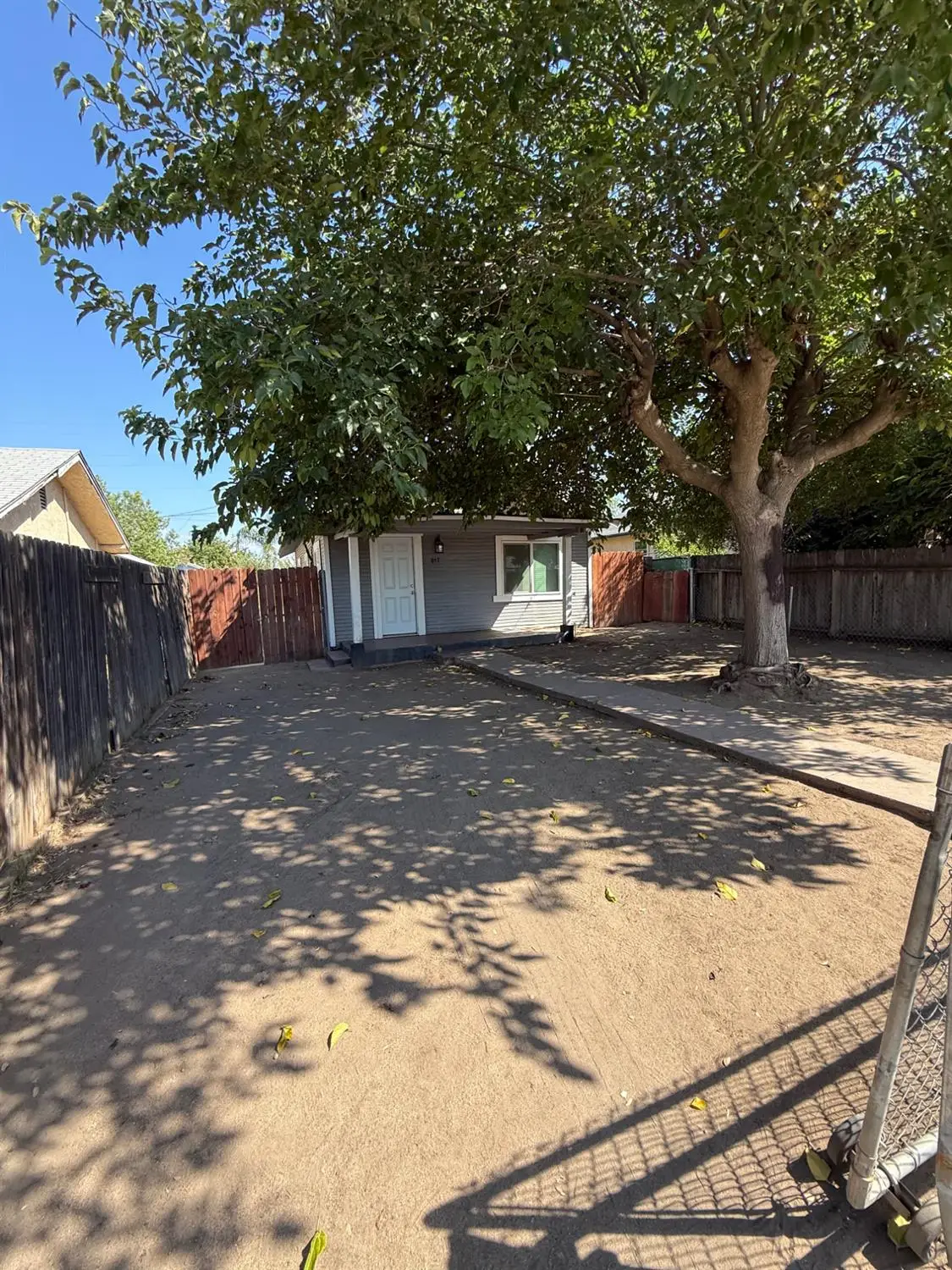 817 S 8th Street, Fresno, CA 93702 - #1