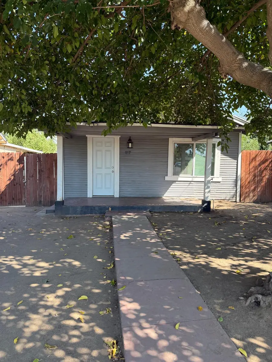 817 S 8th Street, Fresno, CA 93702 - #2