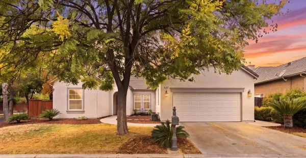 4769 N Emerald Peak Drive, Clovis, CA 93619