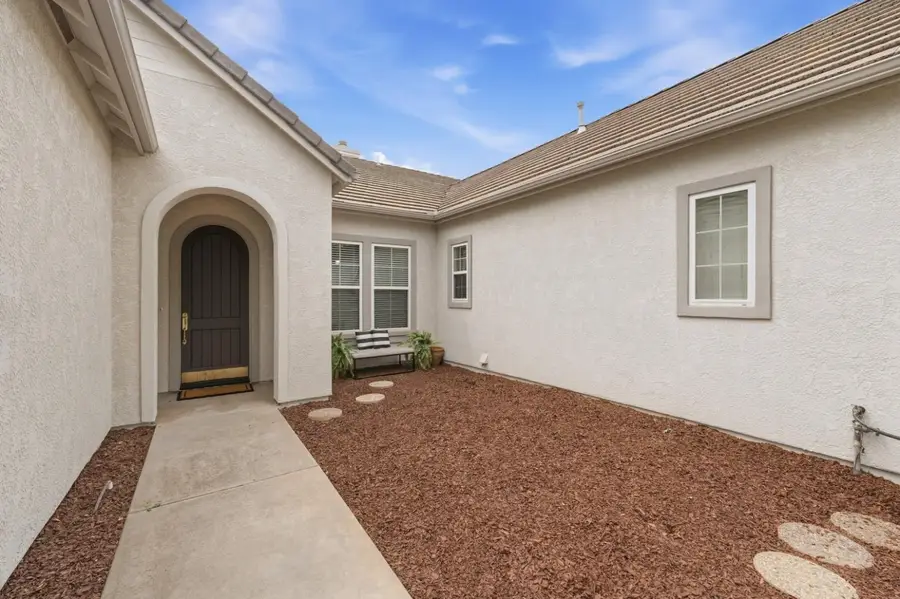 4769 N Emerald Peak Drive, Clovis, CA 93619 - #2