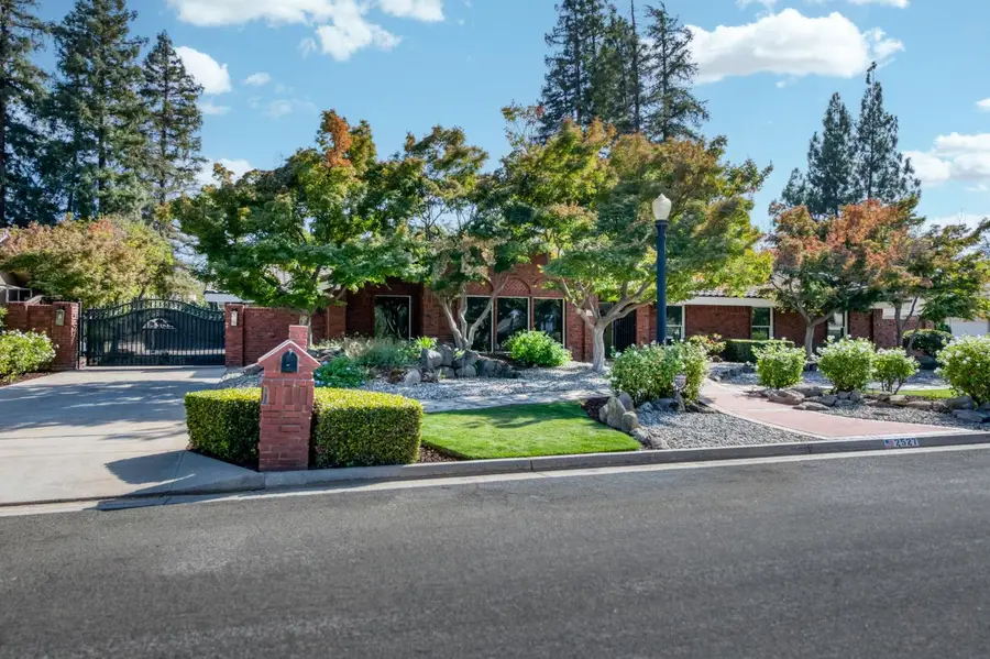2527 W San Madele Avenue, Fresno, CA 93711 - #2