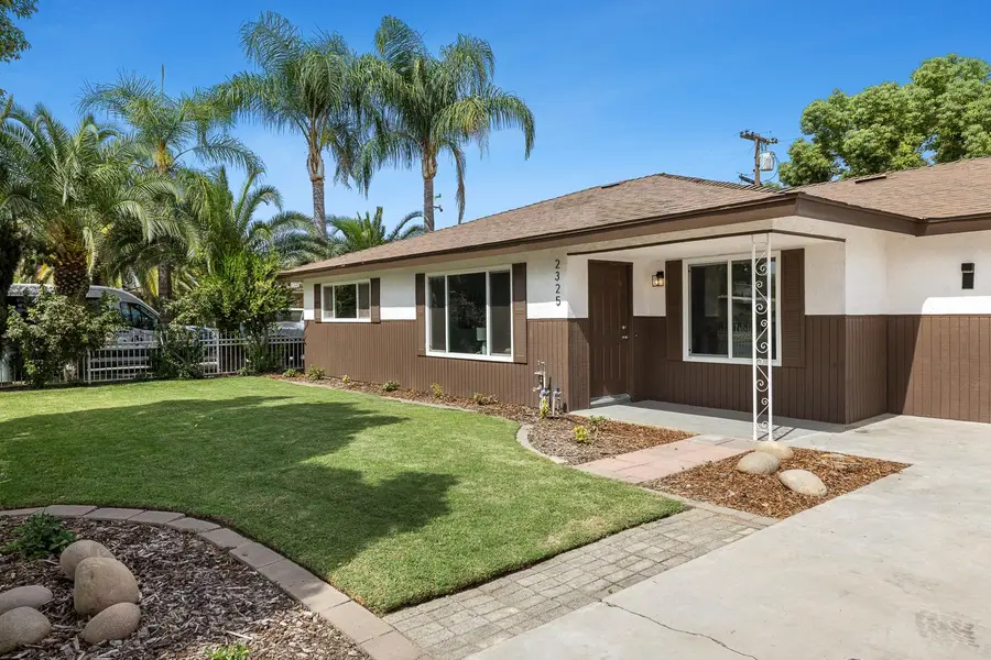2325 E Hampton Way, Fresno, CA 93726 - #2