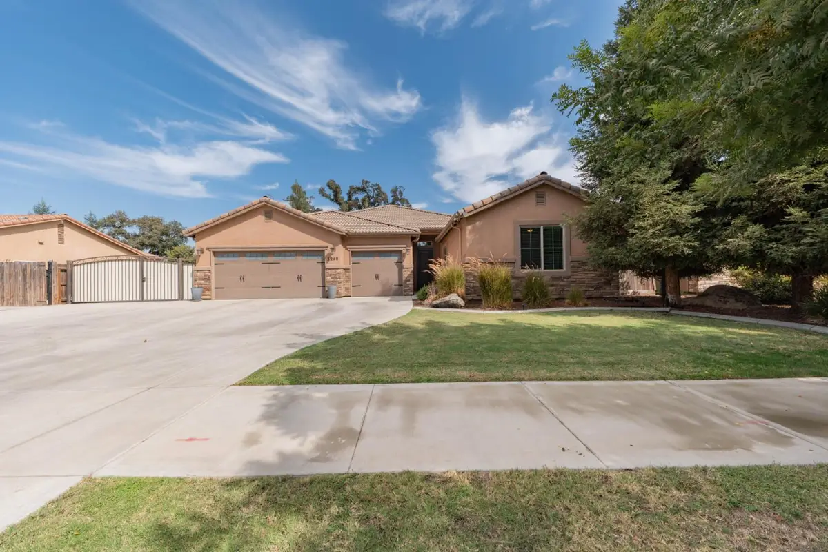 3240 W Lark Avenue, Visalia, CA 93291 - #1
