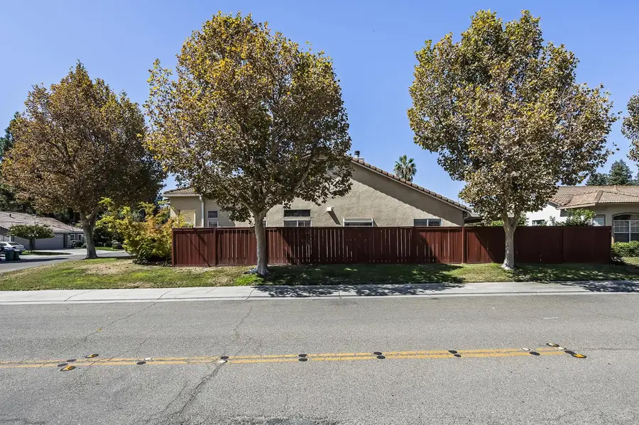 9904 River Oaks Drive, Stockton, CA 95209 - #3