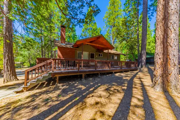 8005 Cedar Circle, Wawona, CA 95389