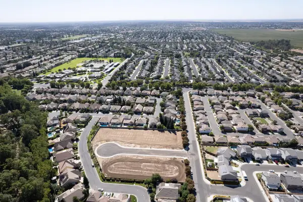 1753 N Preuss Avenue, Clovis, CA 93619