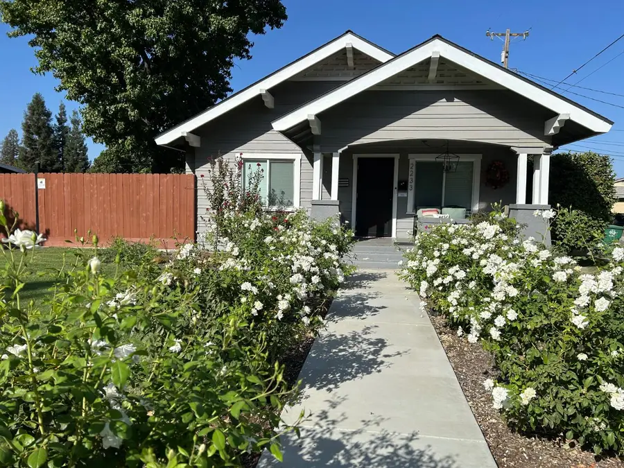 2233 14th Avenue, Kingsburg, CA 93631 - #2