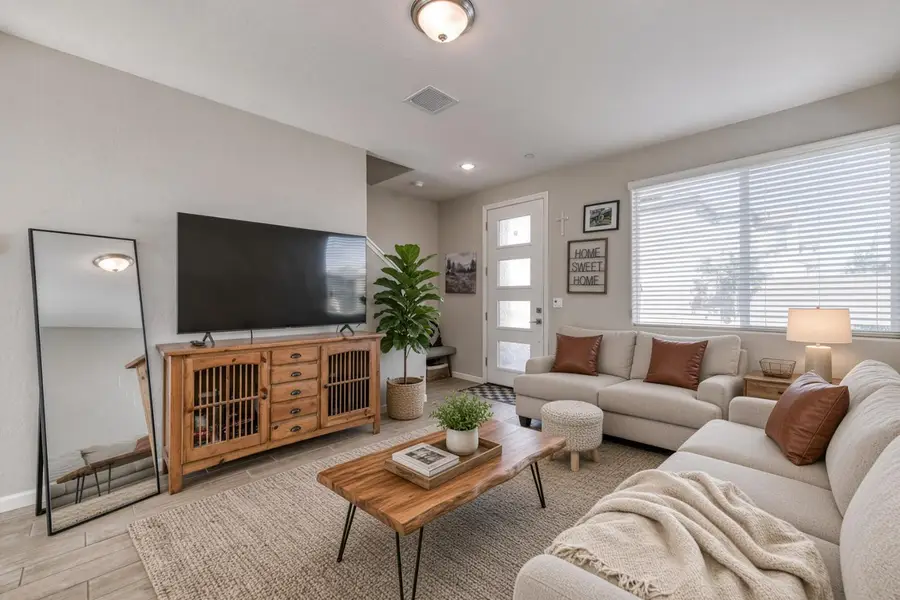 164 Arbor Drive S, Madera, CA 93636 - #2