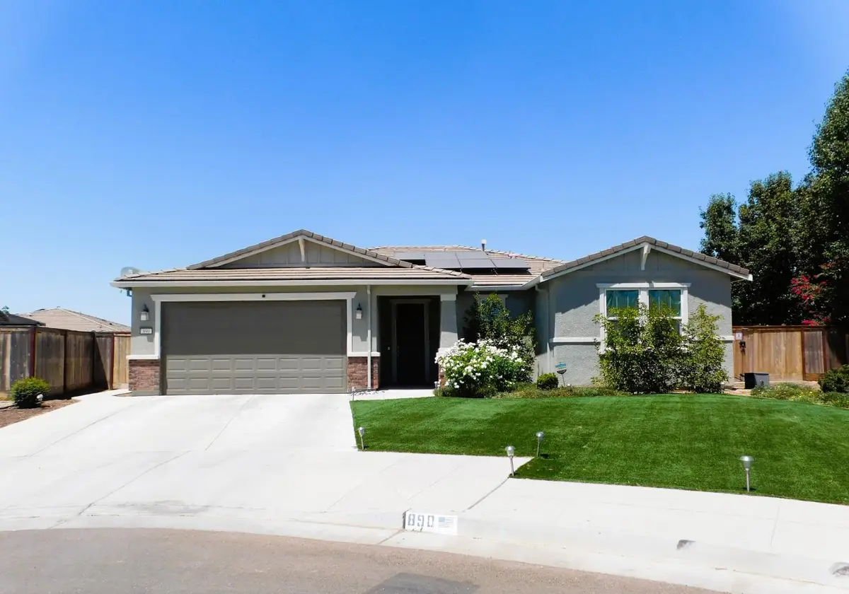 890 E La Crosse Avenue, Fowler, CA 93625 - #1