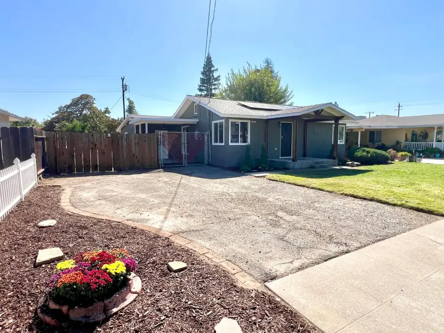 753 W Sample Avenue, Fresno, CA 93704 - #2