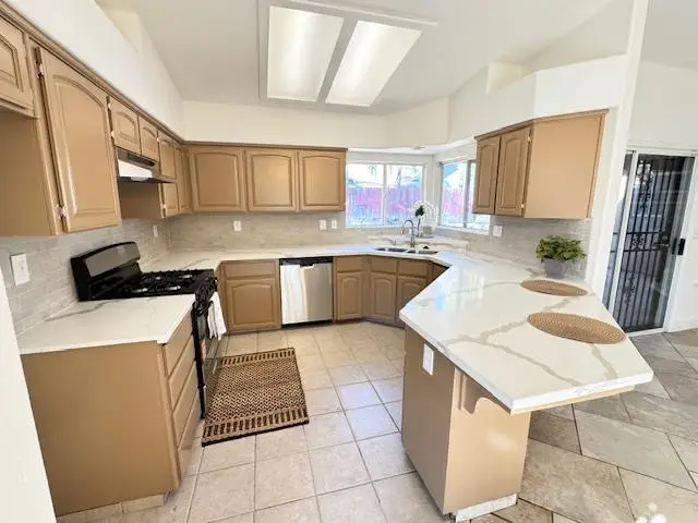 14498 W G Street, Kerman, CA 93630 - #2